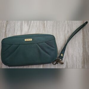 Travelon Wallet w/Wristlet